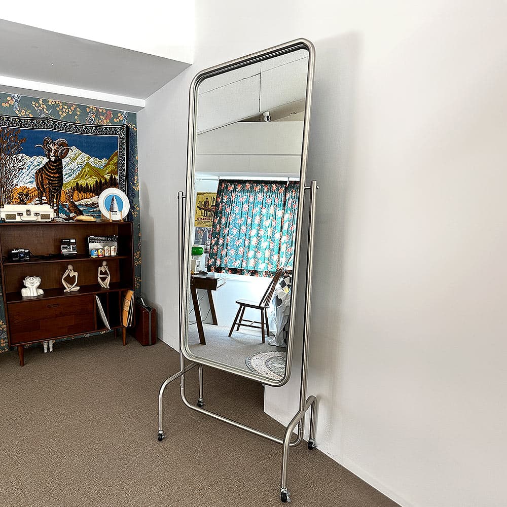 미드센추리 이동식 실버 프레임 고급 전신 거울 스탠드 포토존