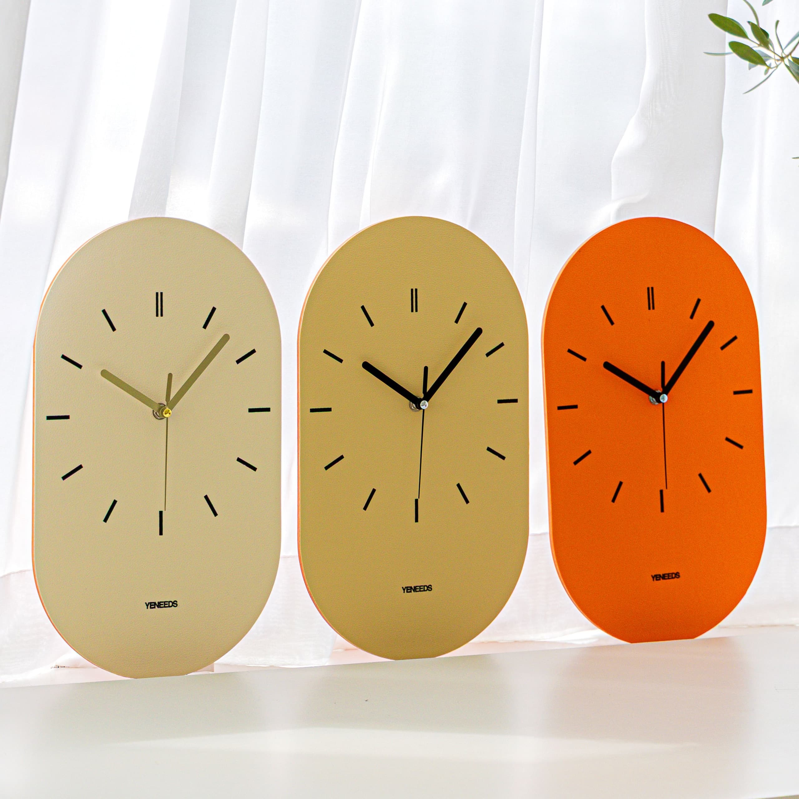 예니즈 무소음 가죽 벽시계 무타공 벽걸이시계 인테리어 오브제 - 최저가 68,000원 (31% 할인)