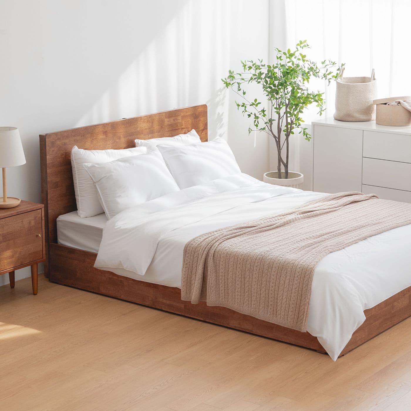 온어우드 브라우니 A형 원목 침대 프레임 SS Q K LK (콘센트옵션) - 최저가 448,500원