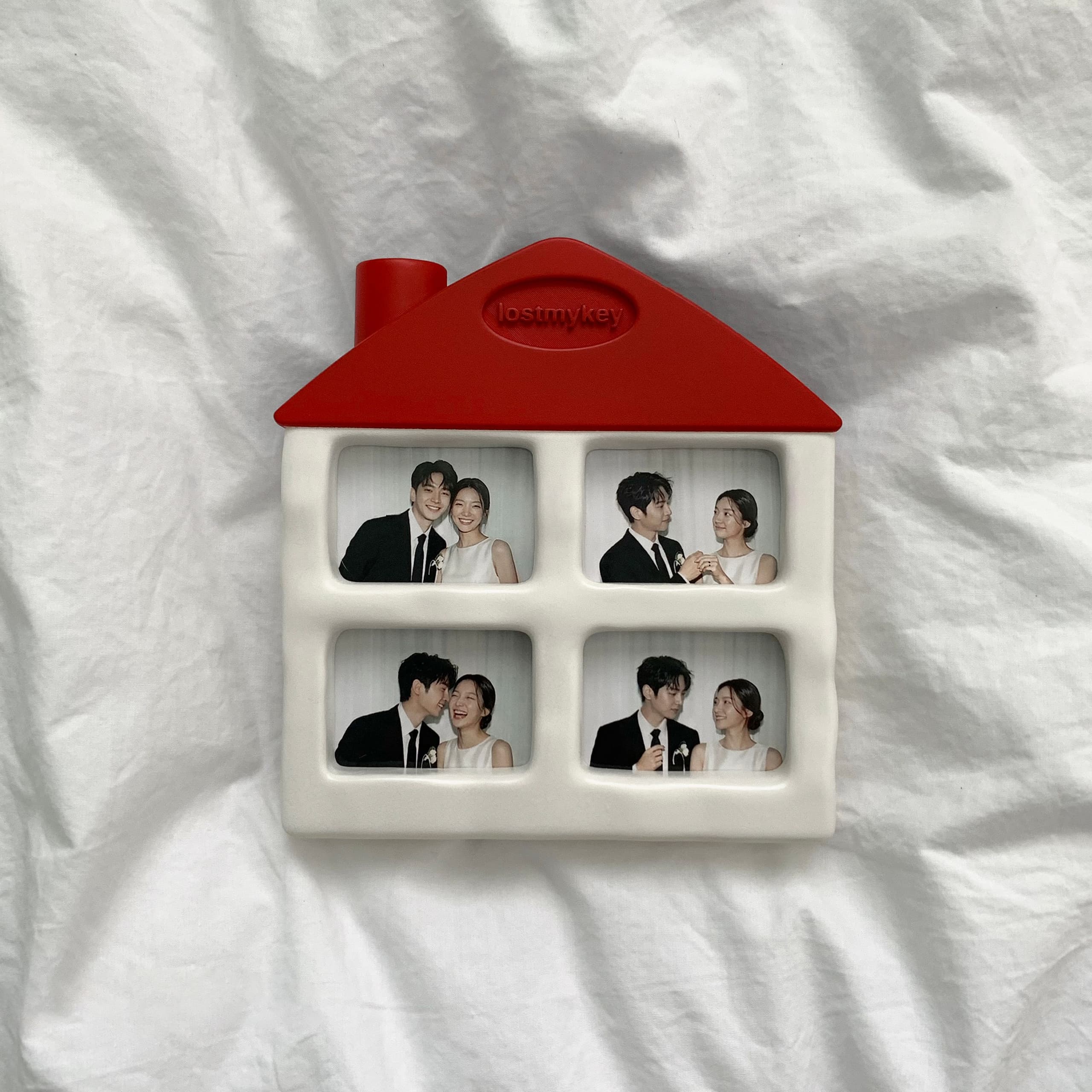 lostmykey Window House 4cut Frame (Red)