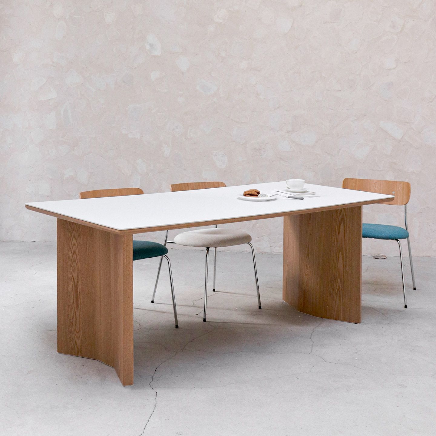 데일리리빙 멜로우 세라믹 식탁 테이블 1600/1800/2000 - 최저가 389,000원