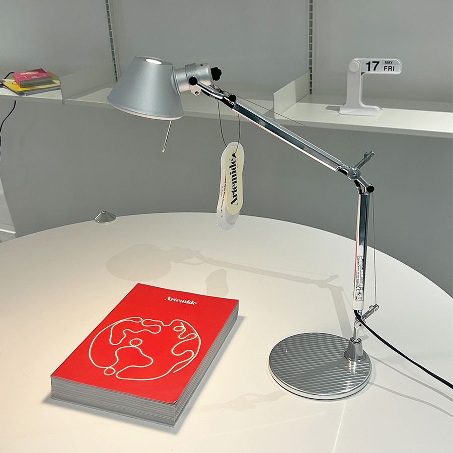 아르떼미데(해외) 톨로메오 마이크로 테이블 램프 - 최저가 338,400원