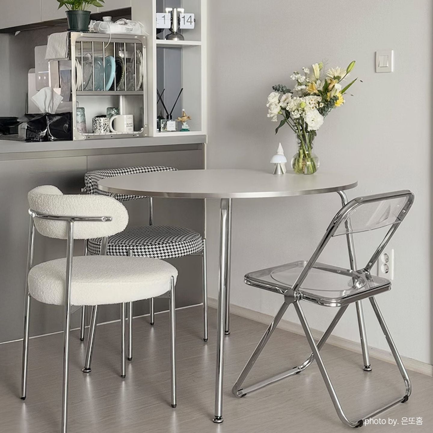 베스트리빙 미드센츄리 모던 크롬 600/800/1000 원형 테이블 거실 식탁 (의자선택) - 최저가 47,610원