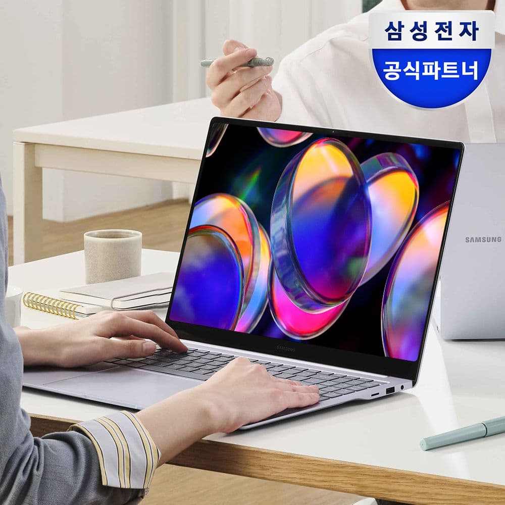 삼성 갤럭시북4 엣지 NT750XQB-KC01B 윈도우11 노트북 가격 추이 삼성전자 삼성 갤럭시북4 엣지 NT750XQB-KC01B 윈도우11 노트북 - 최저가 1,299,000원